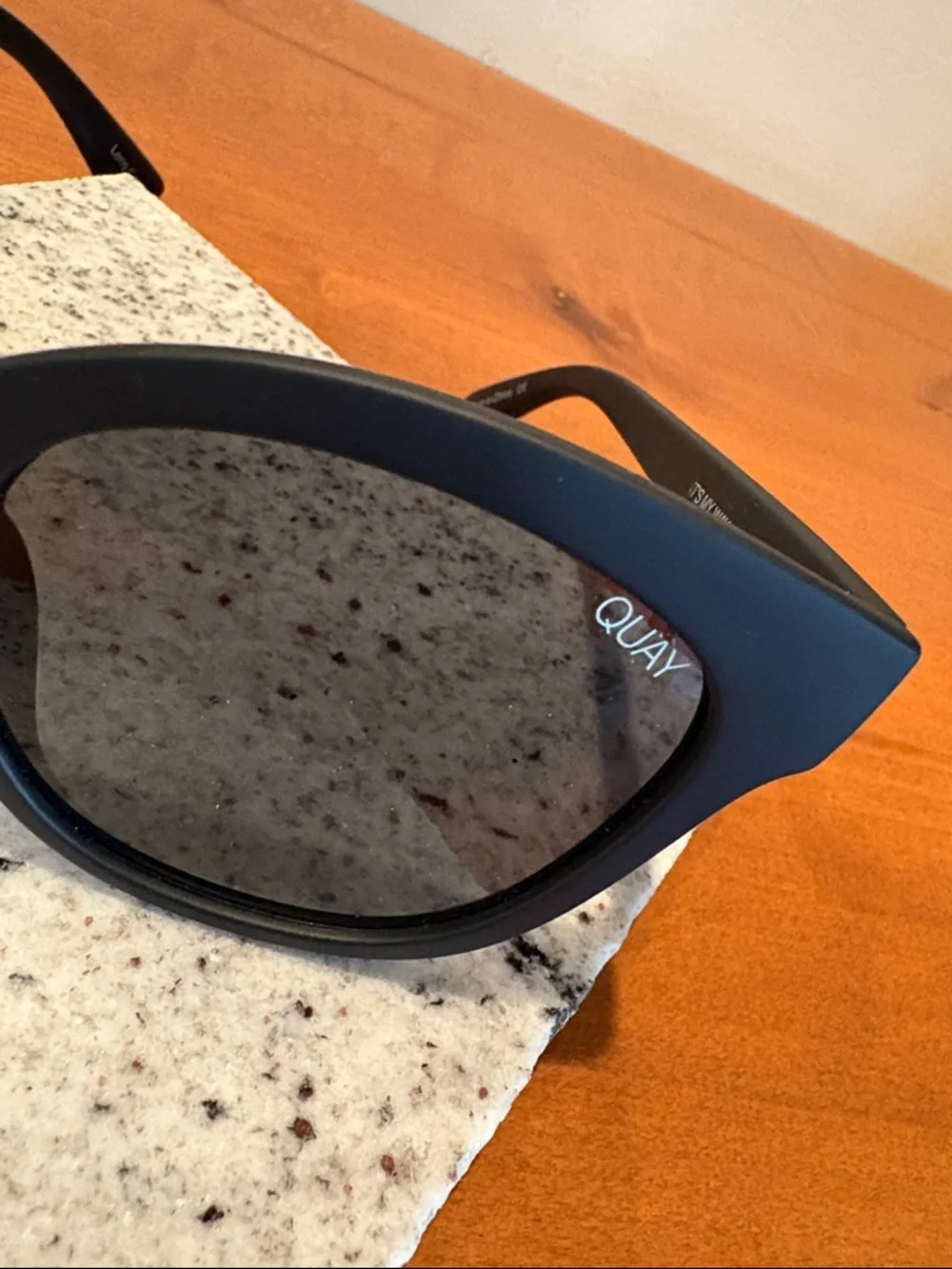 Quay it’s my way sunglasses - Picture 3 of 6